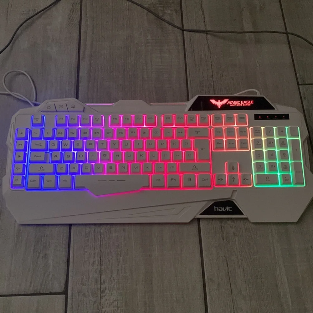 A light up gaming keyboard and mouse set